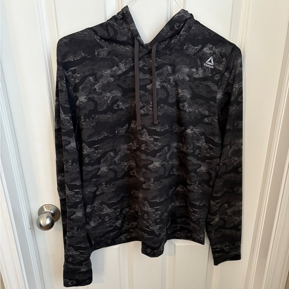 Reebok Tops - Reebok Camo Athletic Hoodie Active Athleisure Pullover Women’s large
